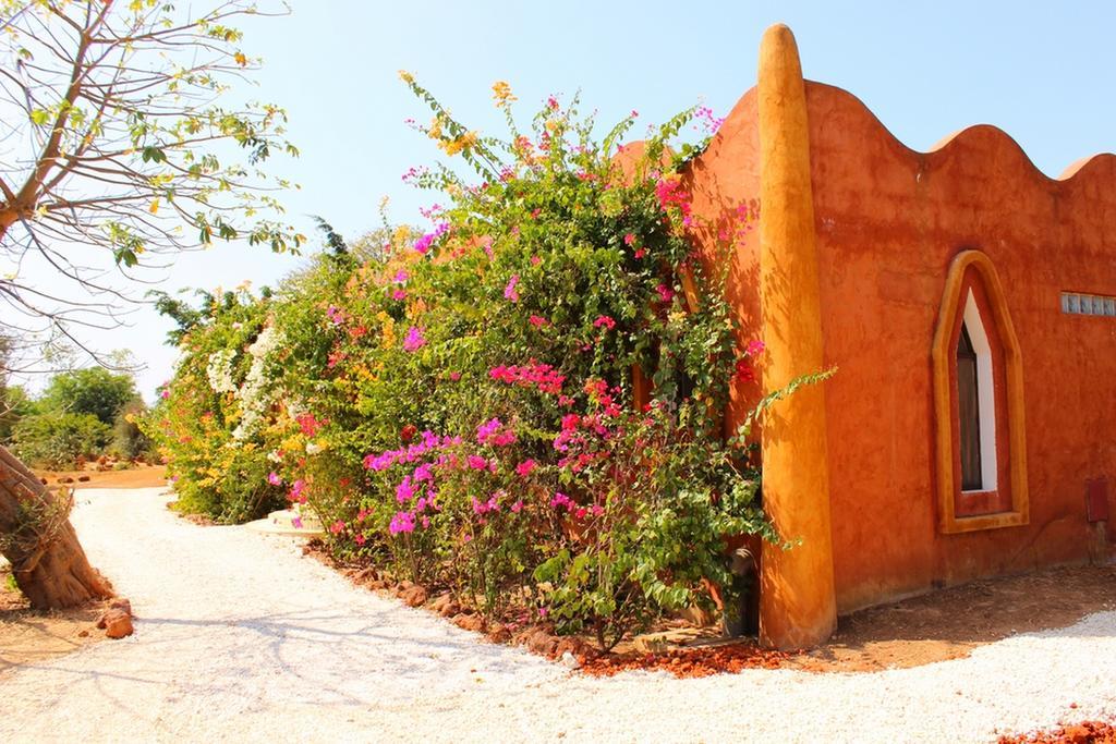 Le Lodge Dalaal Diam โซโมน ภายนอก รูปภาพ