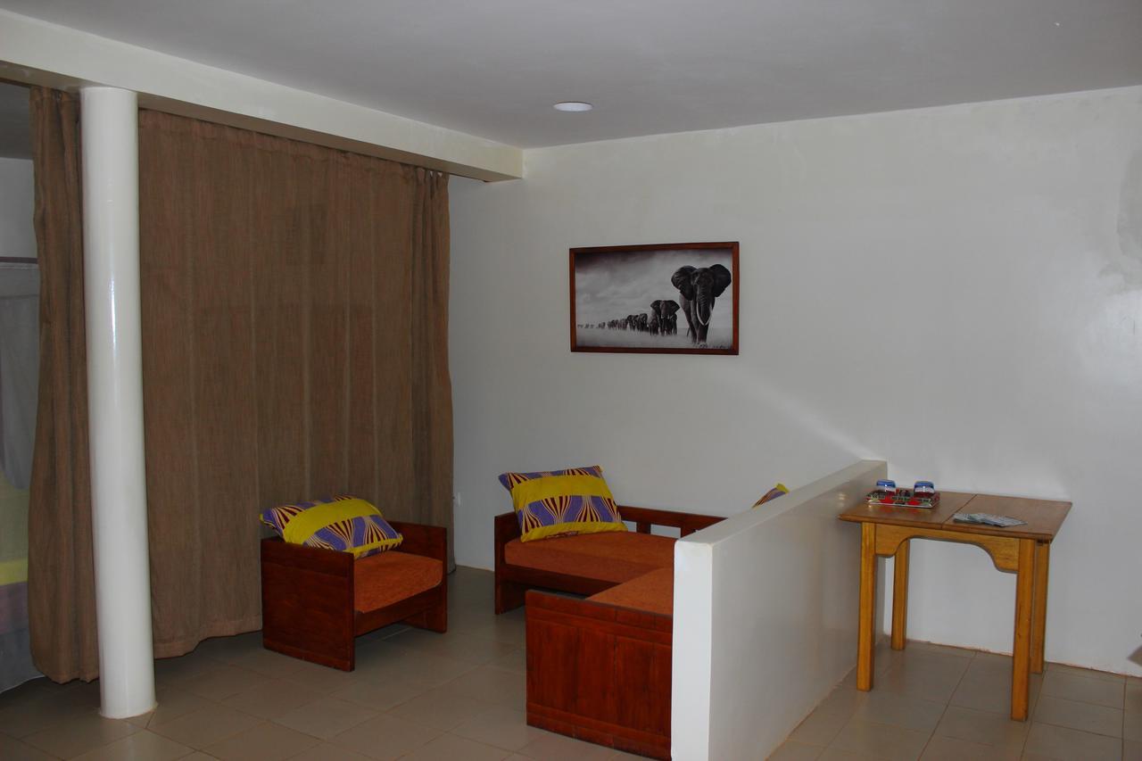 Le Lodge Dalaal Diam โซโมน ภายนอก รูปภาพ